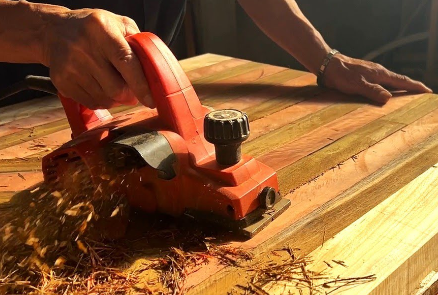 students learning crafts